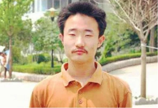 2004年山东高考状元，考得749分，差一分满分，后来在做什么呢？