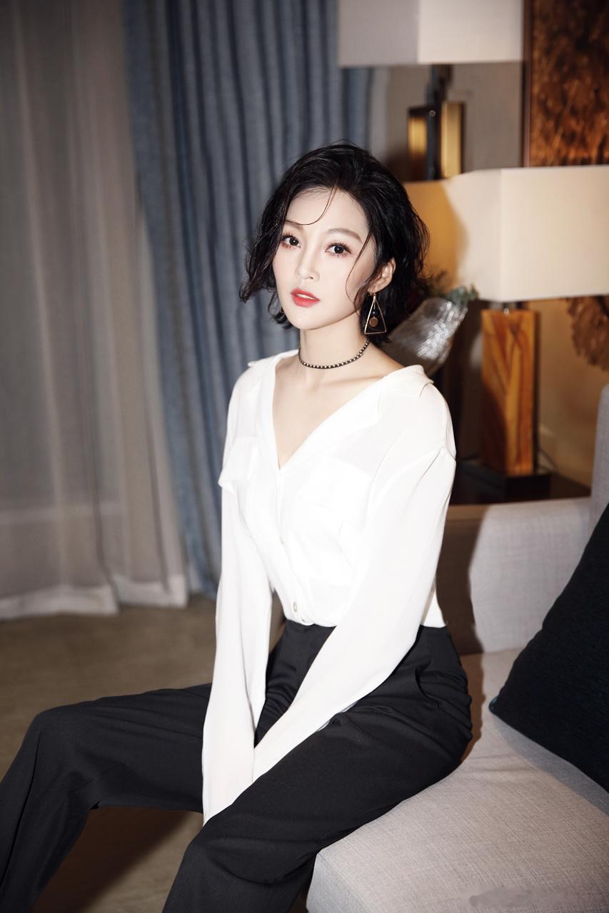 茗洋娱乐—美女明星—郭艳