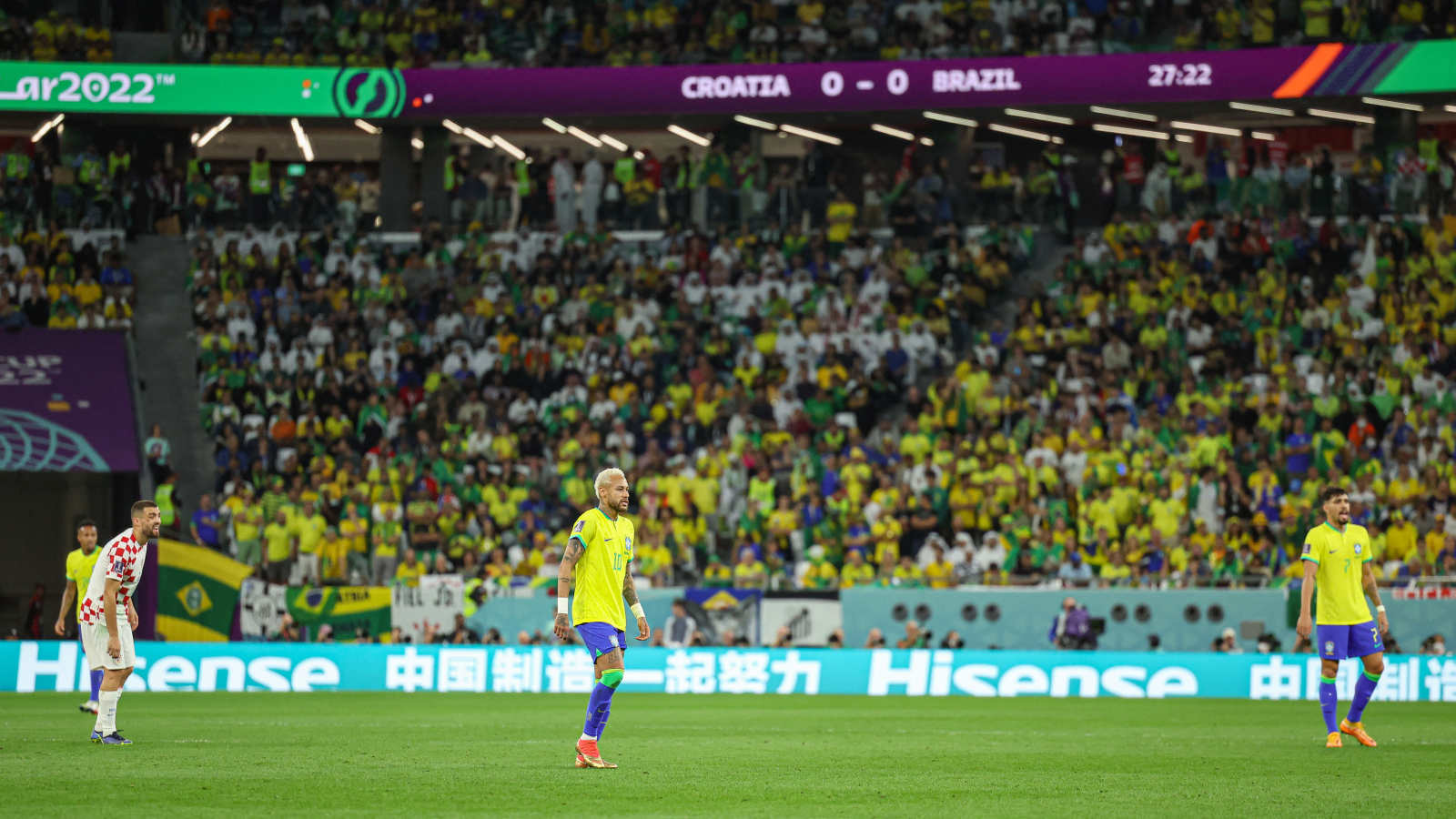 巴西队无缘世界杯四强！三大首发前锋集体哑火，主帅下课成定局