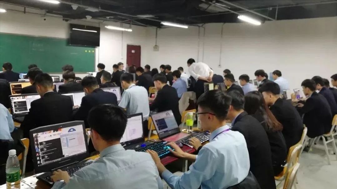 中国受高等教育人数达2.4亿，如何缓解就业压力？