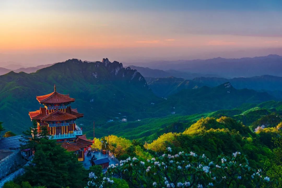 河南旅游:人间四月气清景明,笑迎春风踏青而行