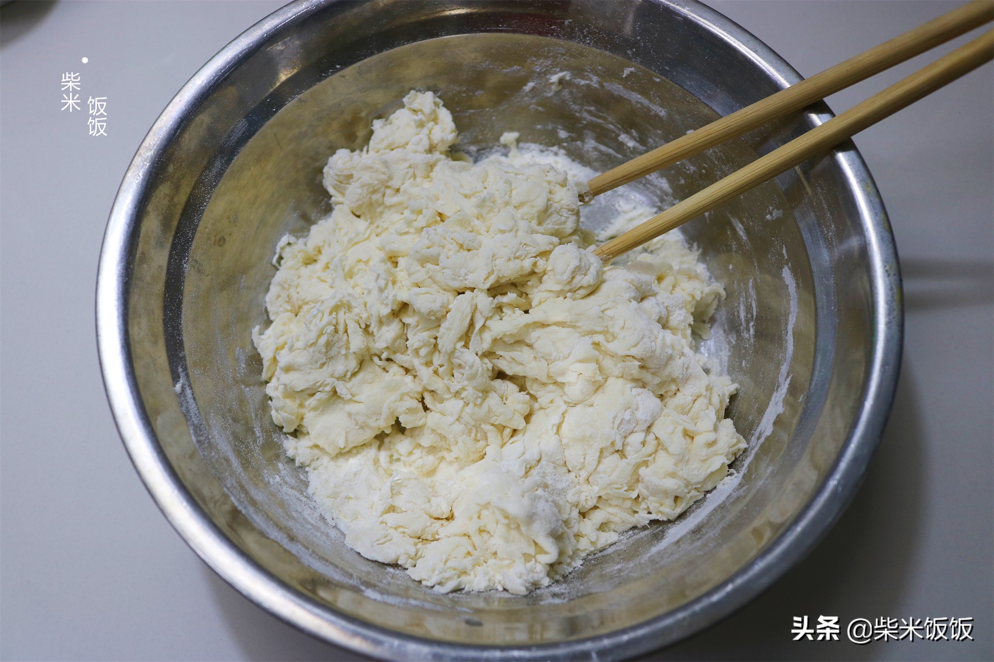 这个饼，我家每周至少做一次，香酥柔软，是我做过的最好吃的饼