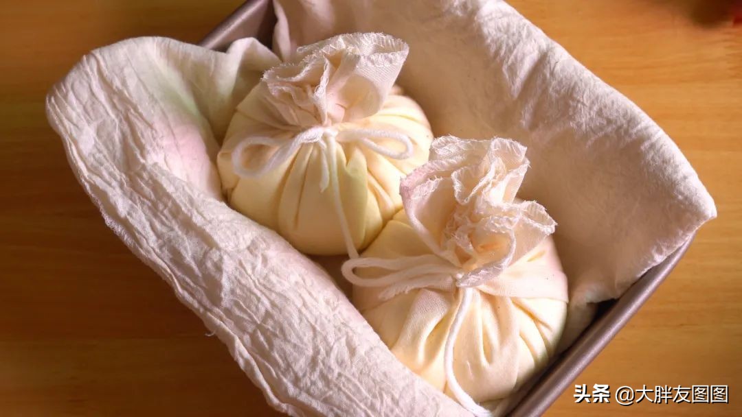 不用面粉怎么做蛋糕（教你自制绵密丝滑的安茹蛋糕）