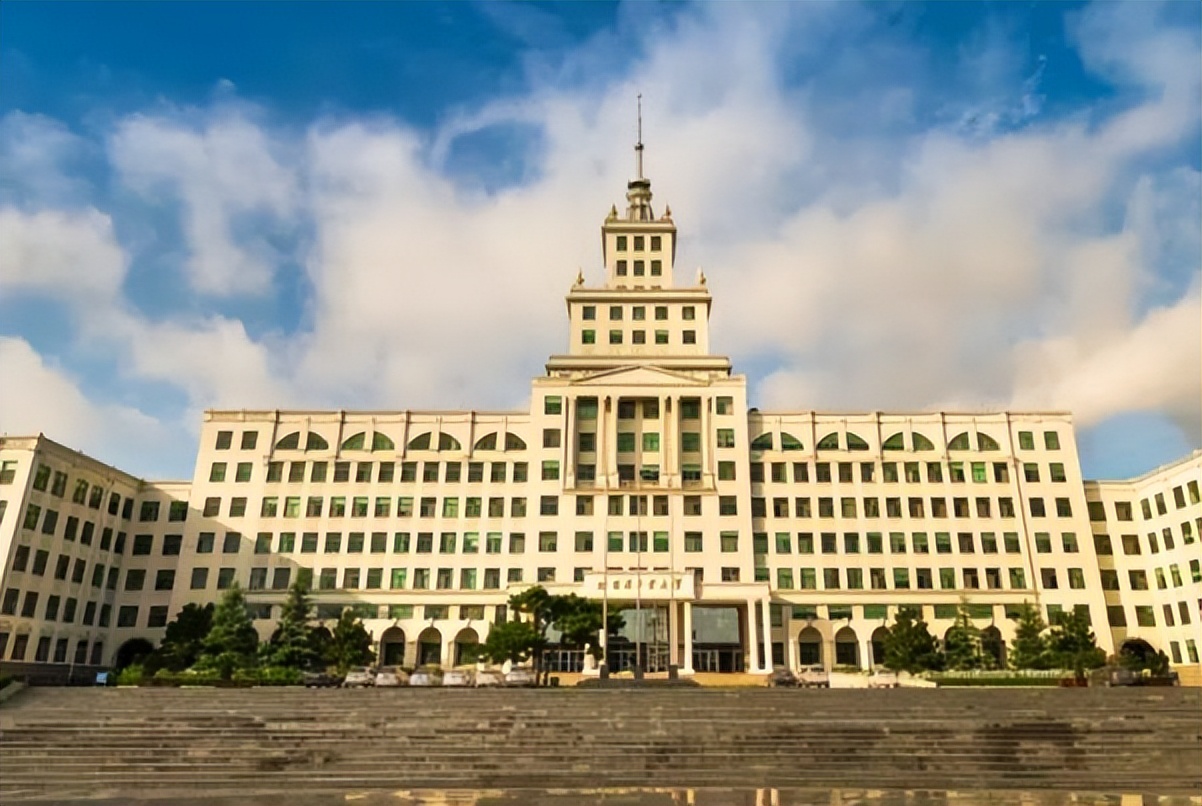 第四档是北京航空航天大学,同济大学,南开大学,天津大学,东南大学