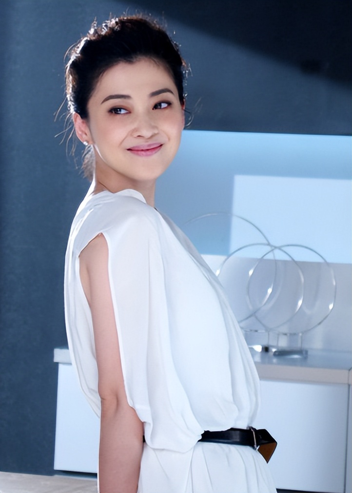 演员梅婷:离婚后很幸运,二婚嫁摄影师,如今是两孩子的幸福妈妈