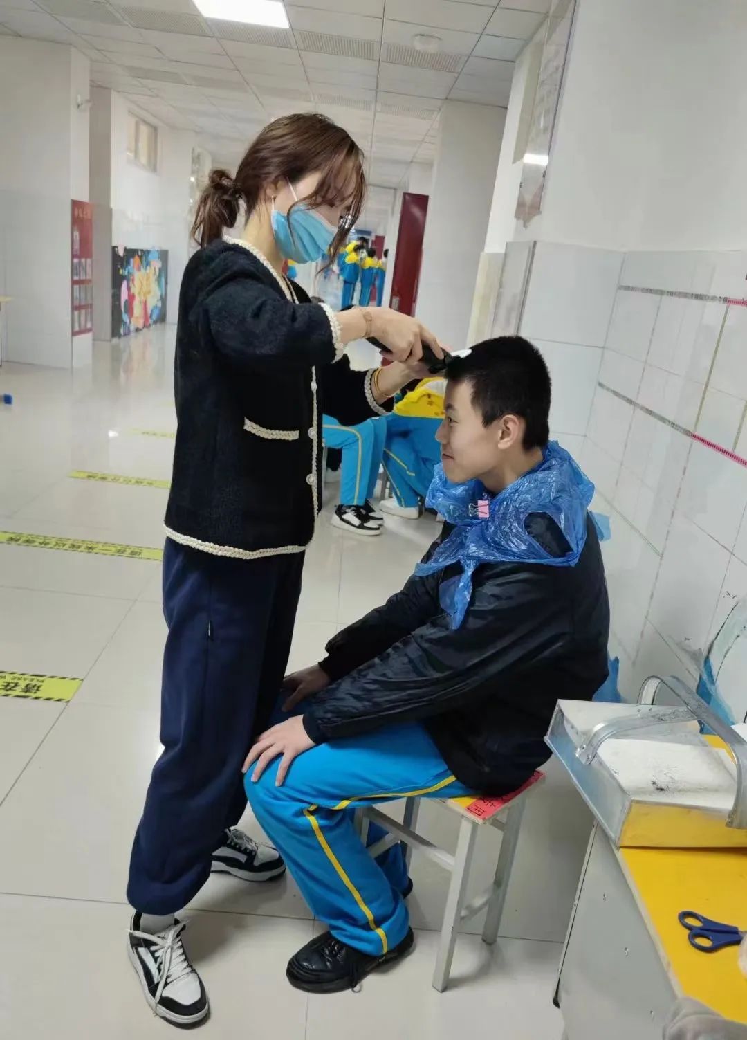 那就淺淺凡爾賽一下吧