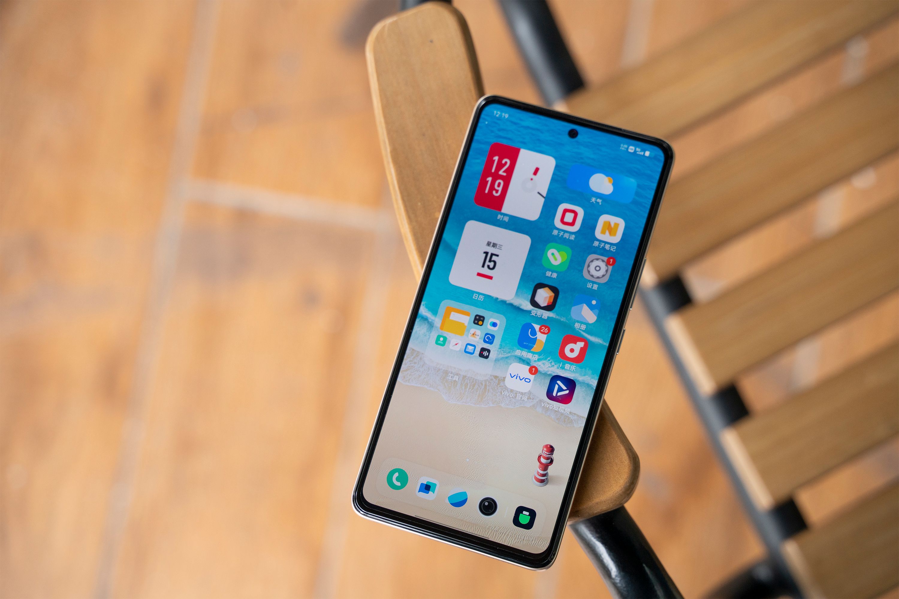 只花一半的价格，享受五六千元旗舰的体验，这三款手机最值得入手