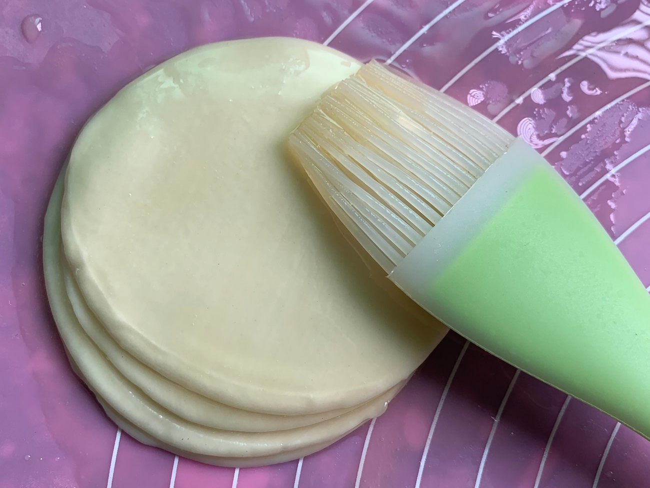不用和面的韭菜盒子，凉了也不硬，教你详细做法，外酥里嫩真好吃