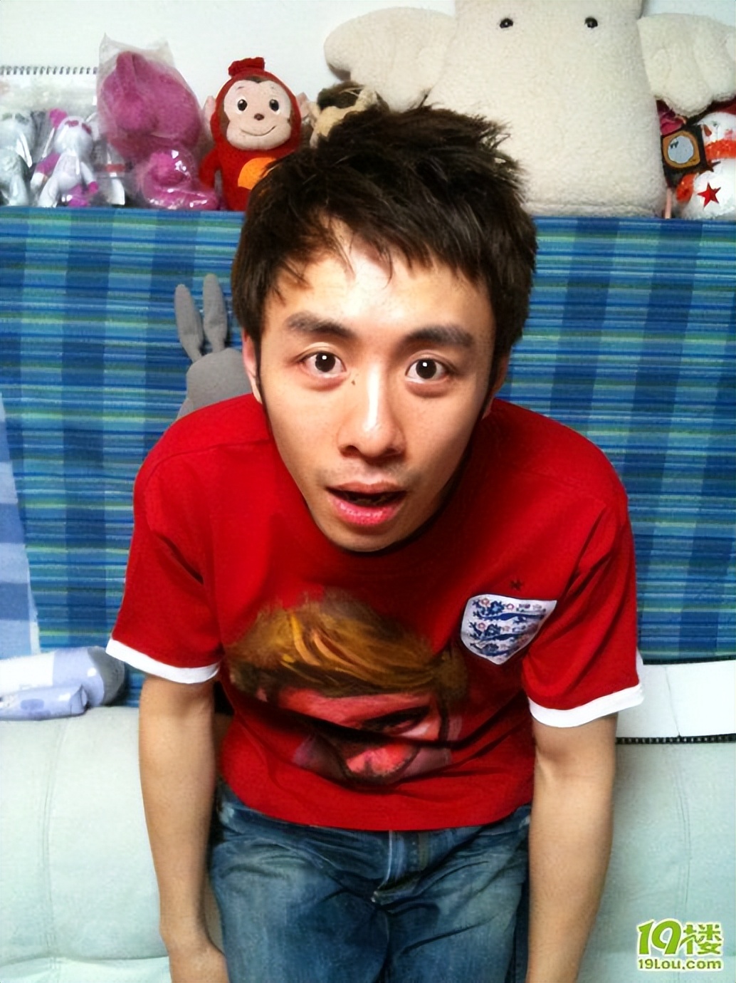 “网红鼻祖”后舍男孩：曾凭“对口型”火爆全网，如今怎么样了？