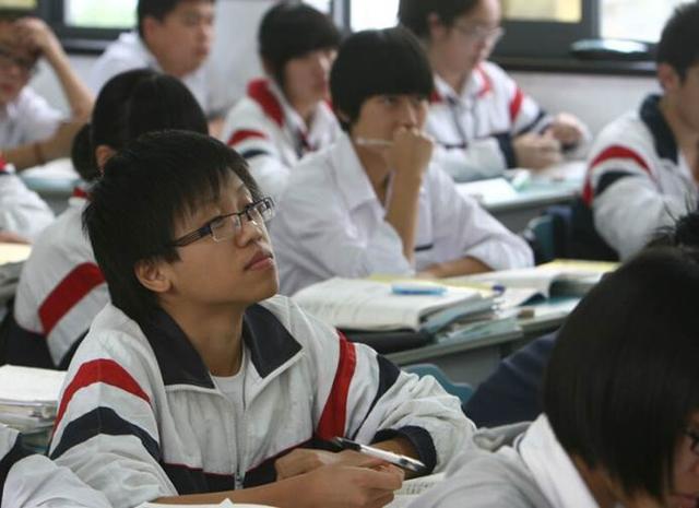 高考状元北大校草酷似杨洋，始于颜值忠于才华，人类高质量学霸