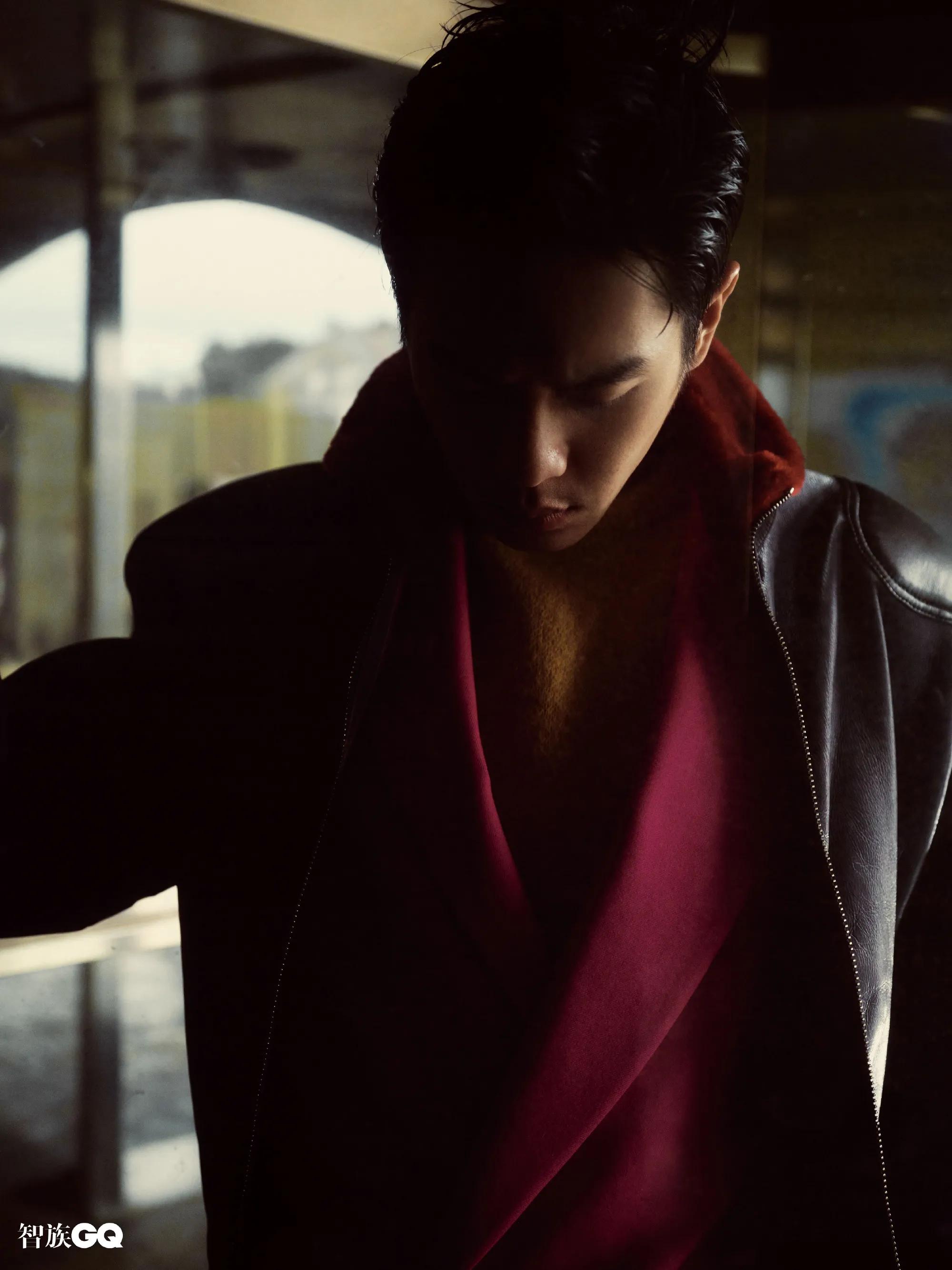 时尚｜张若昀登《智族GQ》七月刊封面，演绎西部大片解锁新刊