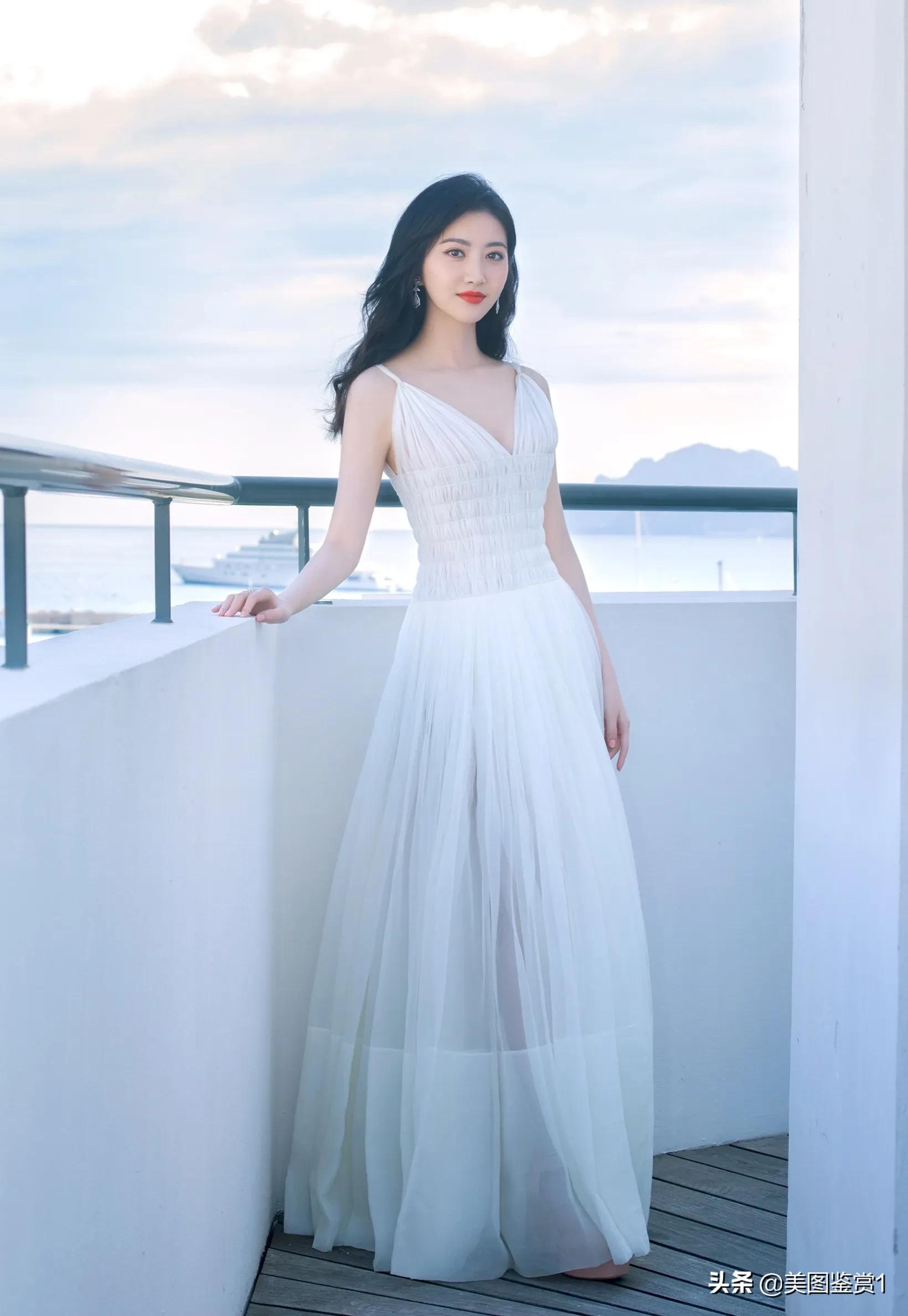 景甜 犹抱琵琶半遮面