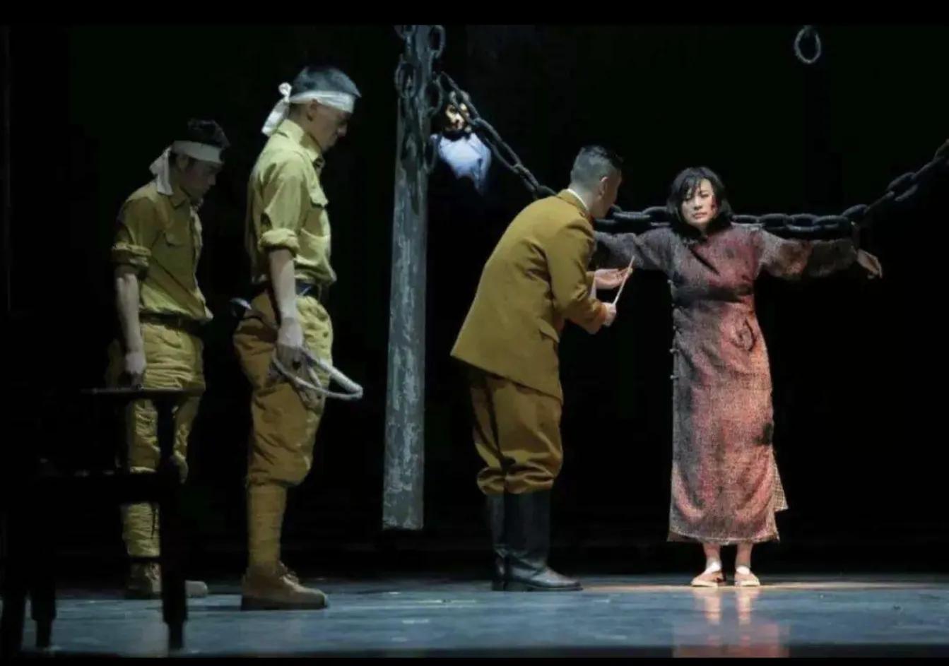 巾帼女英雄的故事