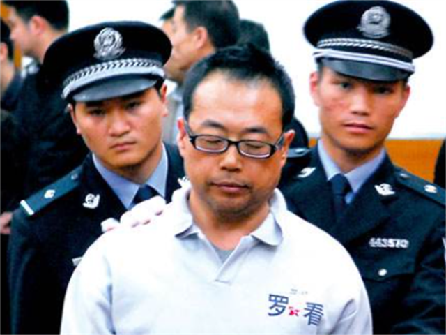 失控的德州教育培训老板：曾入狱4年，前妻称其完美主义者