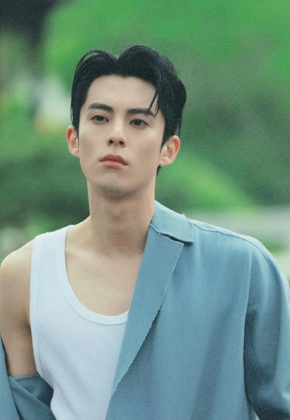 古装丑男？不，现代美男