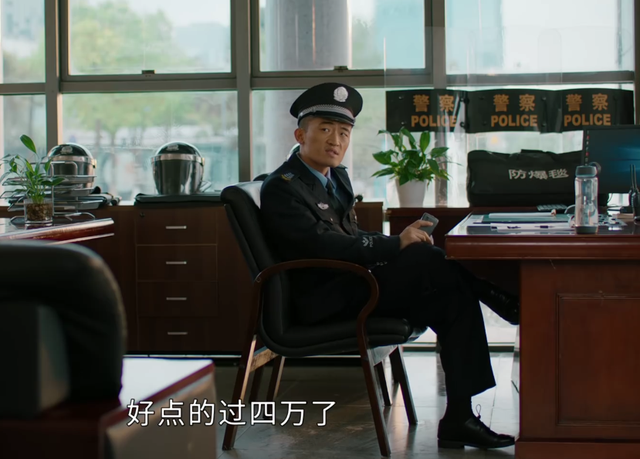 幸福到万家：赵丽颖1500元的月工资，竟然舍得订40元一盒的快餐？