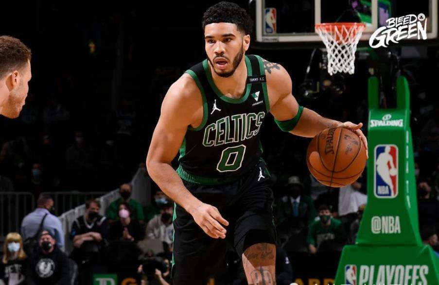 NBA各球隊最佳小前鋒（NBA現役最強小前鋒：詹姆斯只排第三！第二被譽為當代奧尼爾）