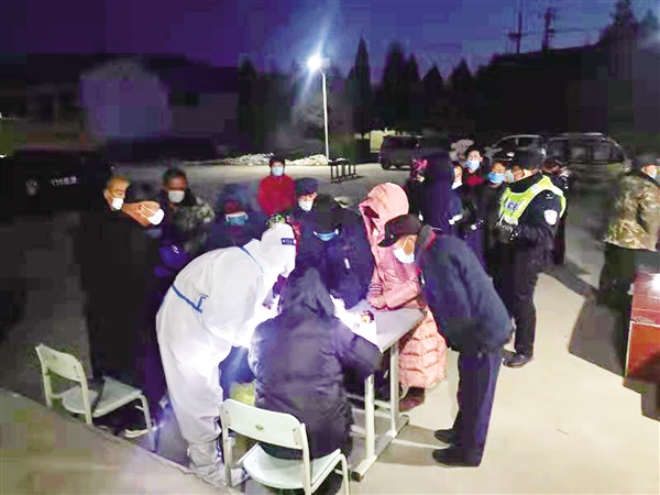 晋中城区公安民警50余人支援太谷防疫一线