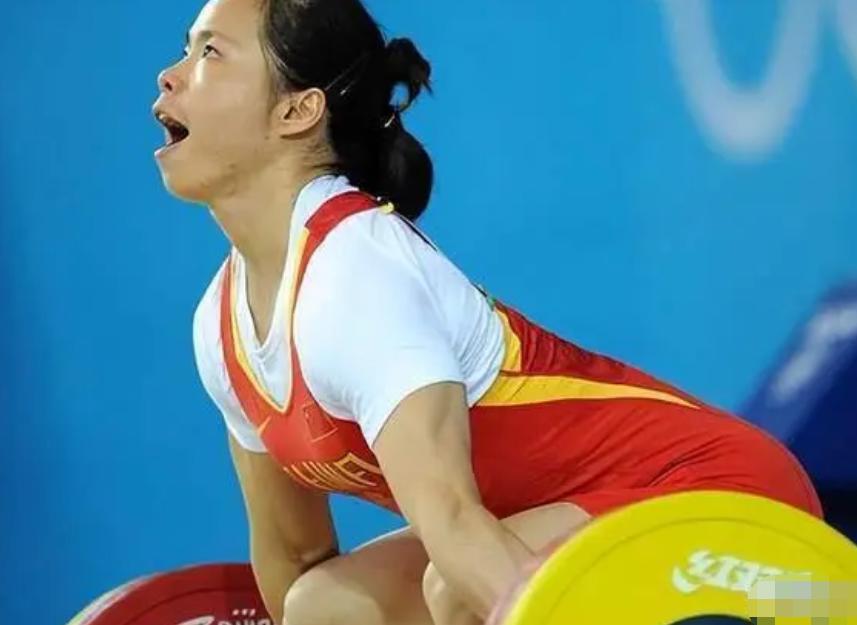陈艳青：2次获得奥运会举重冠军，29岁退役，后来怎样了