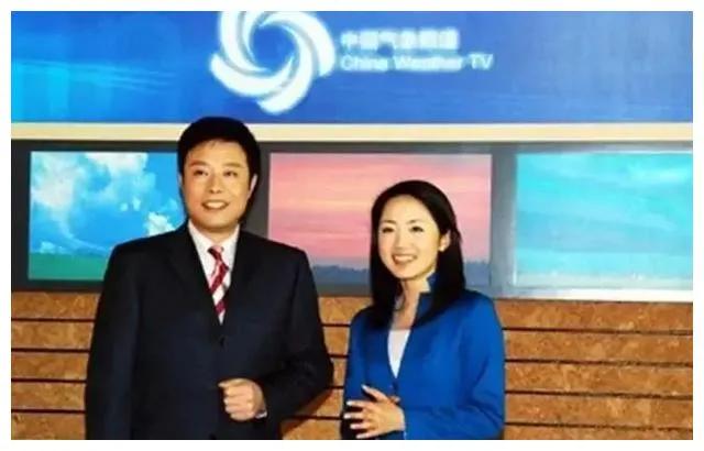 “气象小姐”杨丹：食堂路上捡来一个老公，主持27年无失误