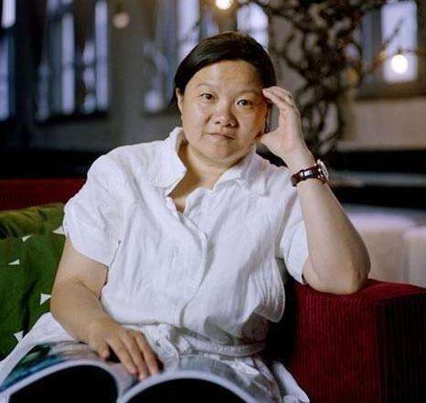 陈凯歌前妻洪晃:扬言女人睡五个男人才够本,如今已有四次婚姻