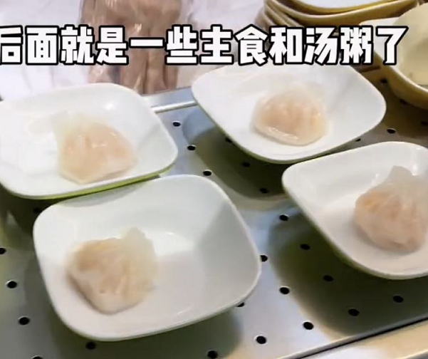 清华大学食堂里面有什么？汇集各地风味美食，大学生吃得相当开心