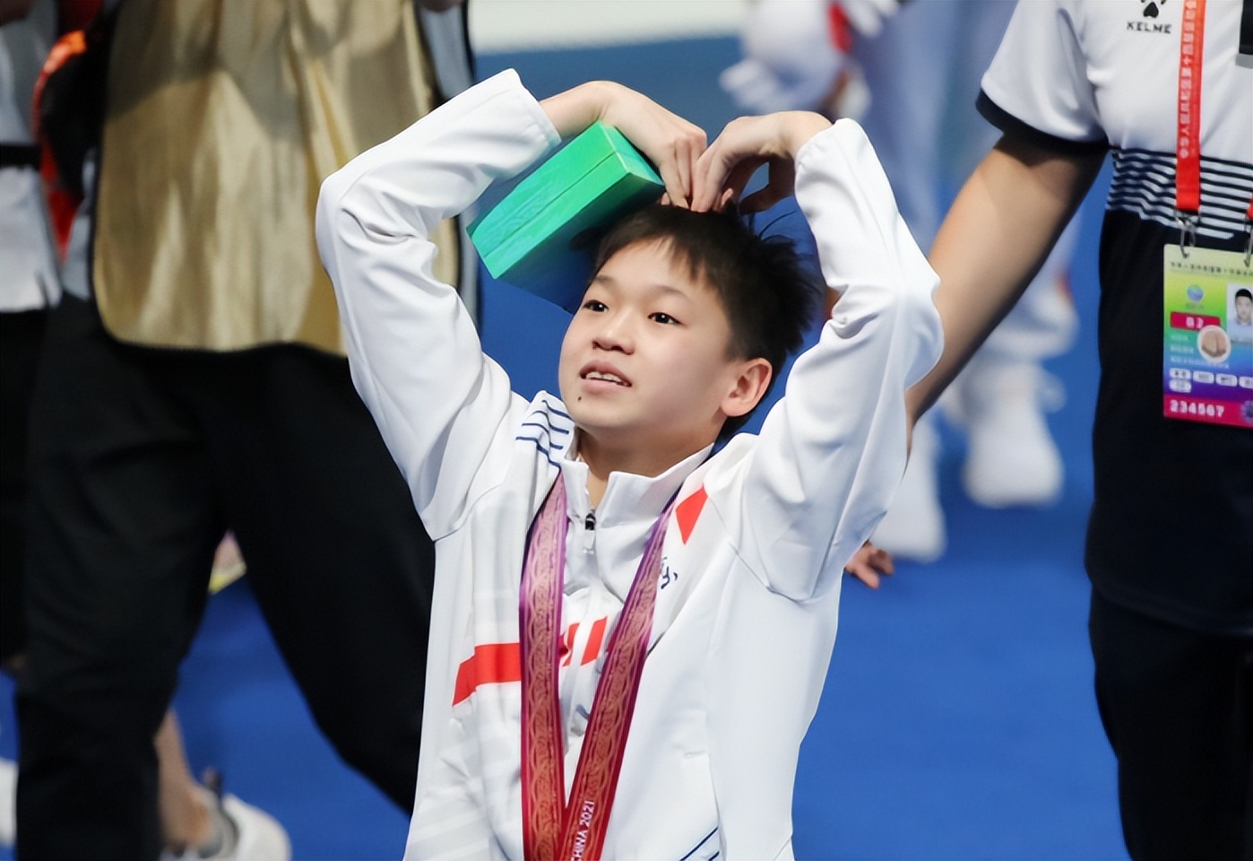 全红婵15岁生日！奥运会+国际泳联送祝福，近照曝光，长成大姑娘