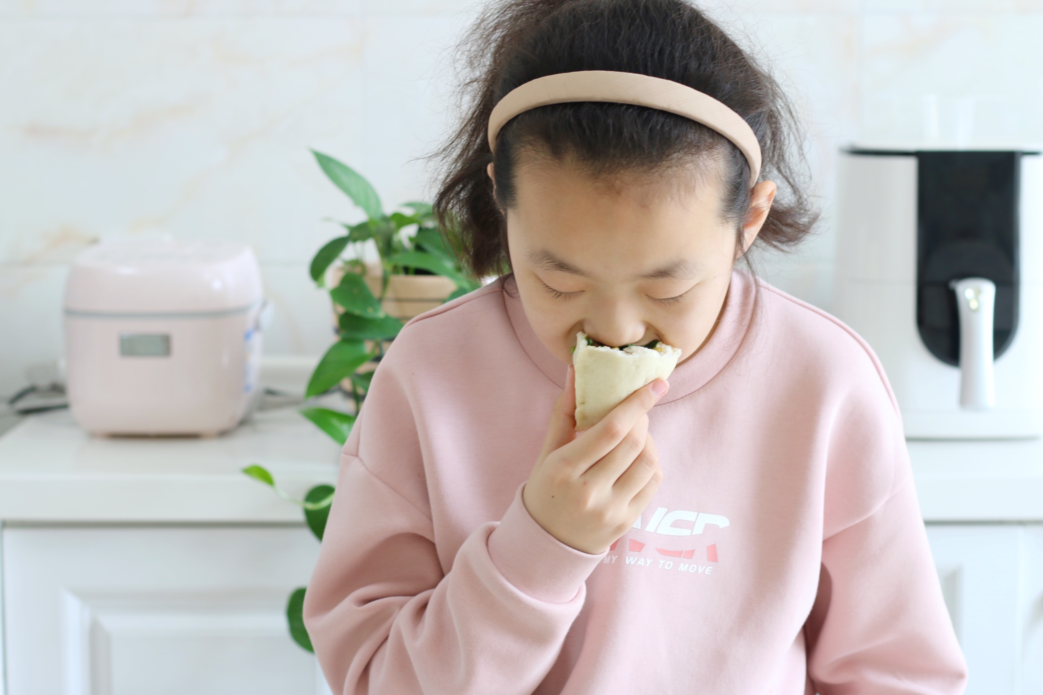 蒸韭菜包子，记住8分钟，韭菜碧绿不变色，包子好看又好吃