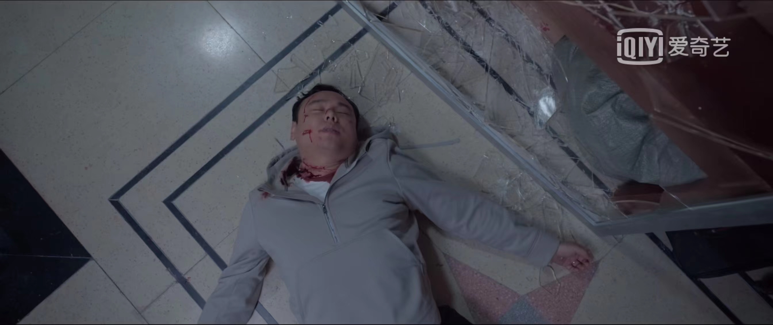 《心居》踩着3个男人上位的冯晓琴，让展翔对她心动又赞赏不意外