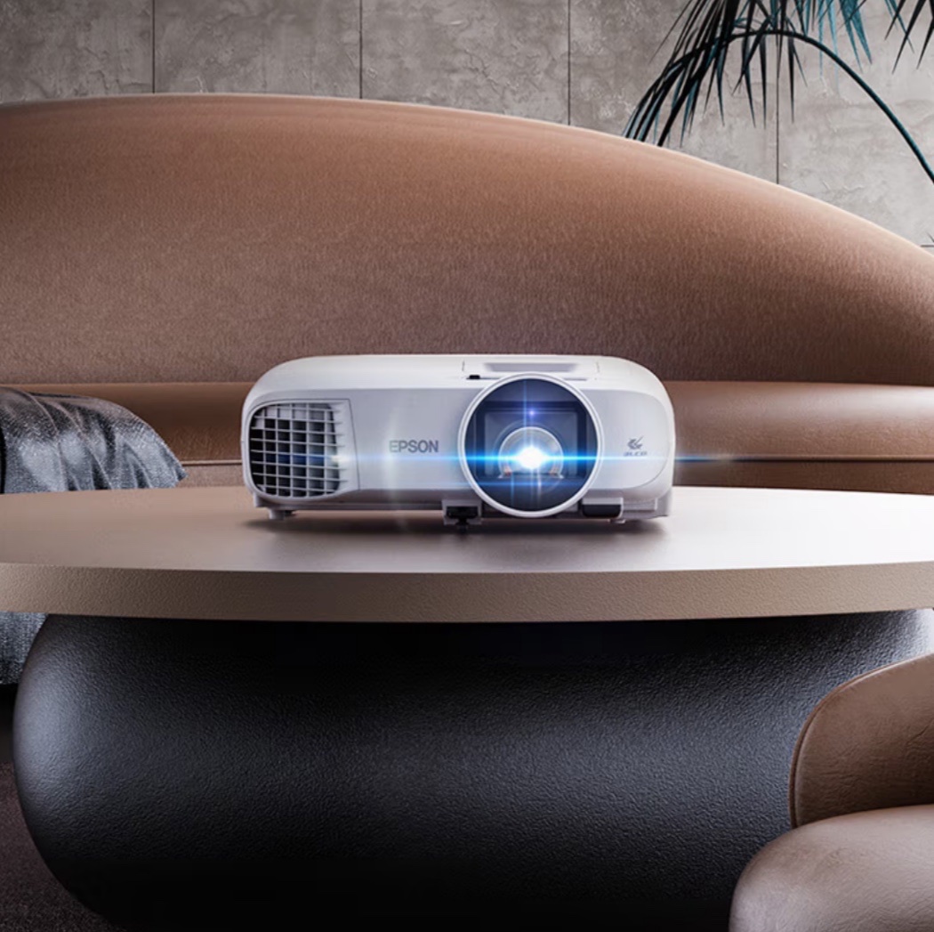 2700流明  3lcd技术:爱普生投影仪3899元24期免息