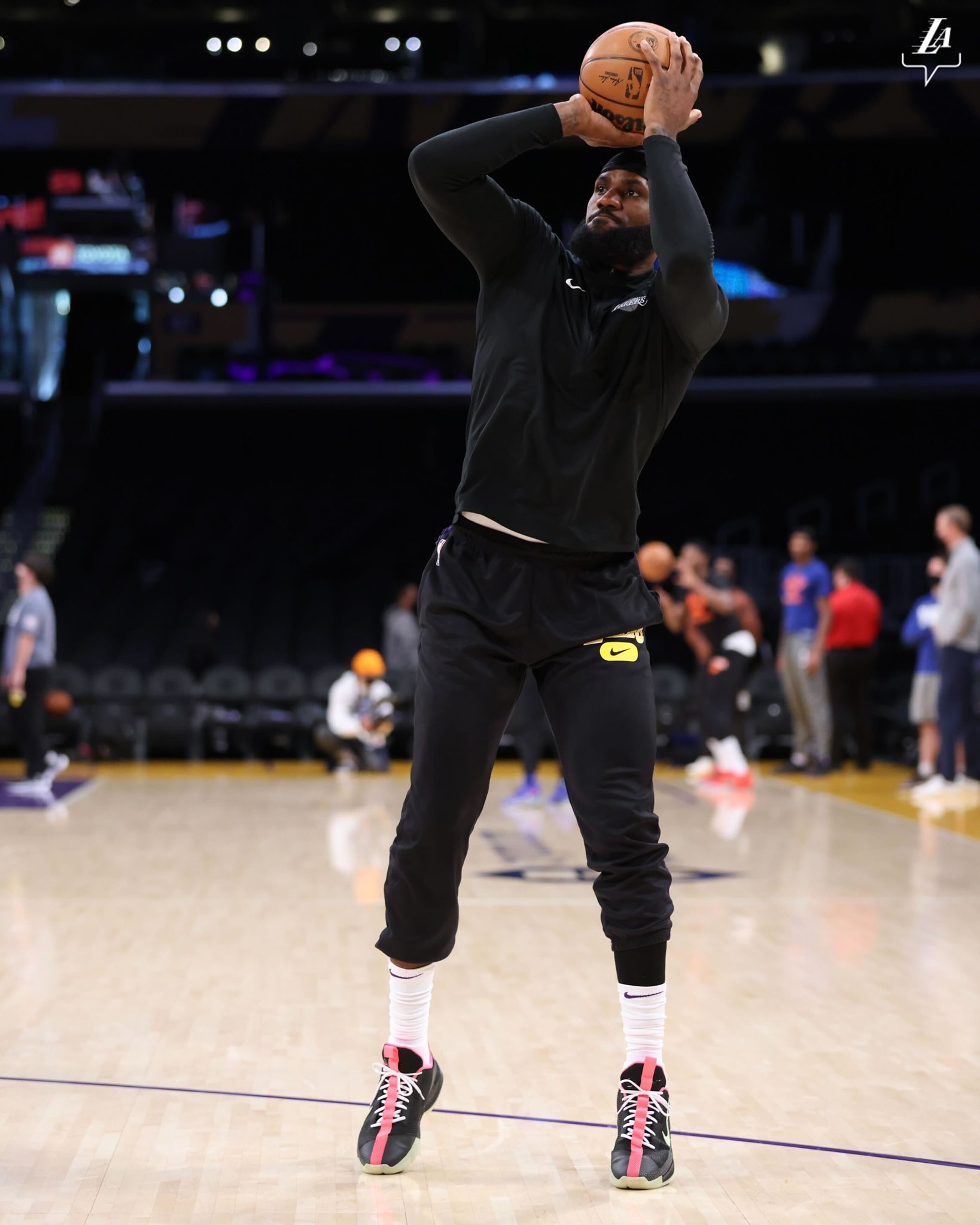 克里斯保罗球鞋13代(2月6日nba球鞋上脚,保罗上脚十二代签名鞋,兰德尔