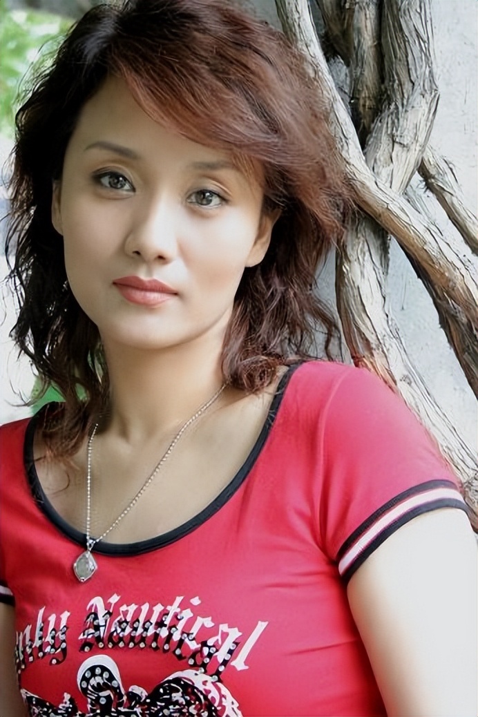 这5位“妈妈专业户”：将“贵妇”气质发挥得淋漓尽致，难演穷人