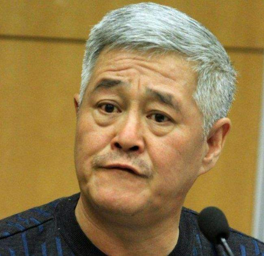 “小品王”赵本山：出身贫苦，成名后和发妻离婚，2婚娶小8岁娇妻