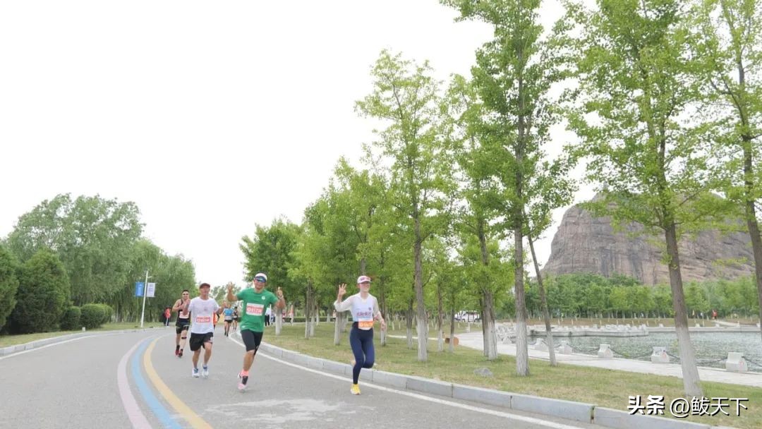 鲅鱼圈马拉松2021（畅跑“鲅马” 感受幸福鲅鱼圈）