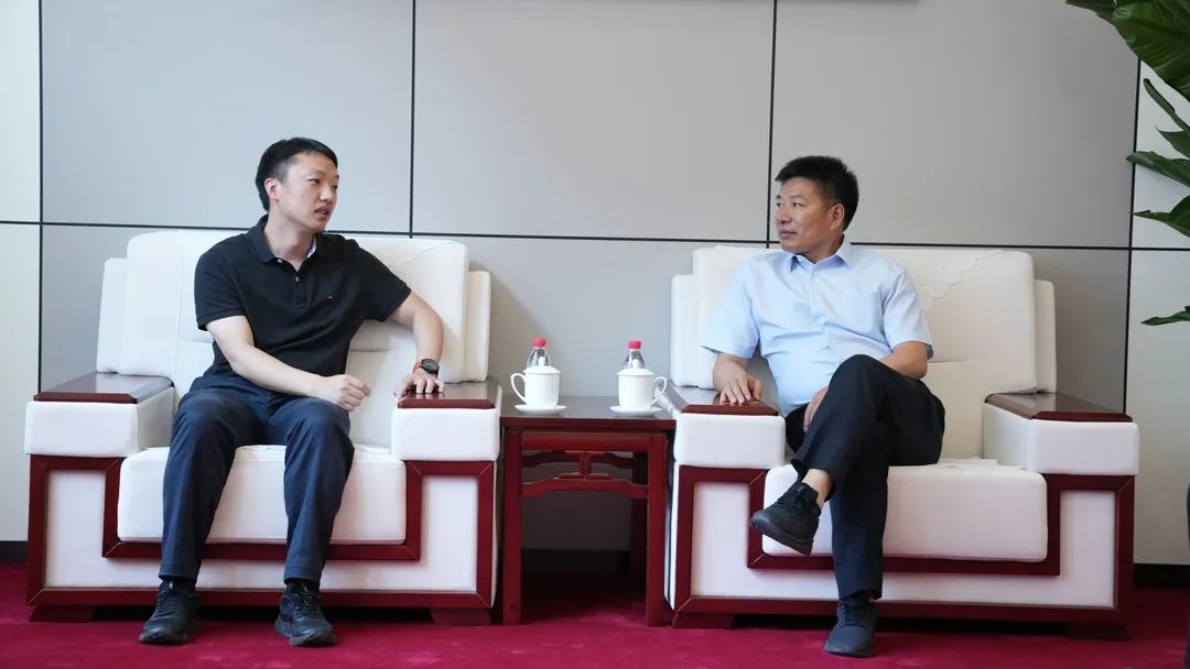 梯度科技董事长王伟华拜会正数公司董事长李香林并座谈