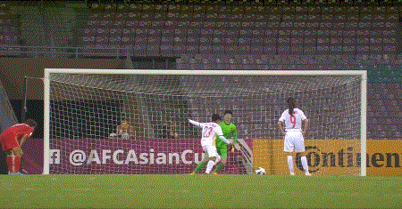 王霜梅开二度送助攻（「又迎中日大战」王霜独造3球逆转越南，中国队喜获世界杯门票）