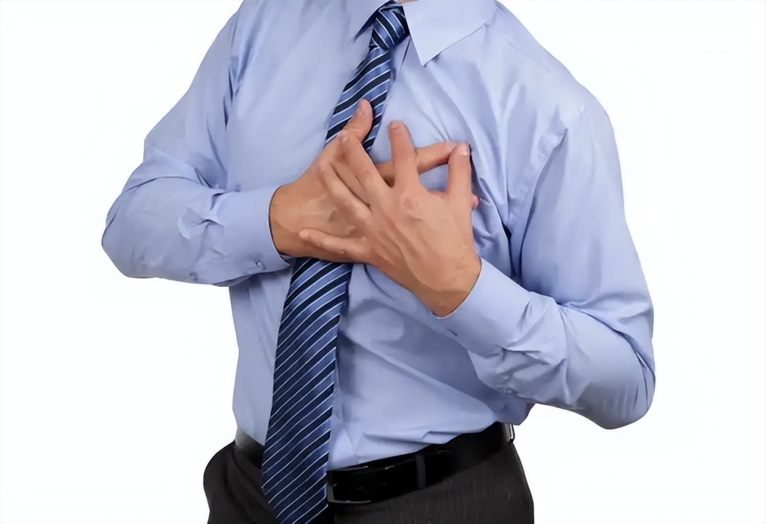 胸口突然"刺痛"几秒,是心脏病吗?