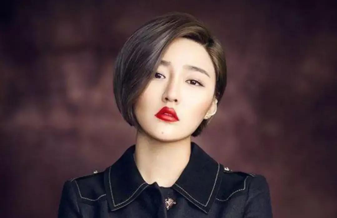 没了爽子和吴某人，娱乐圈里依旧波涛汹涌，未爆料的大瓜太劲爆