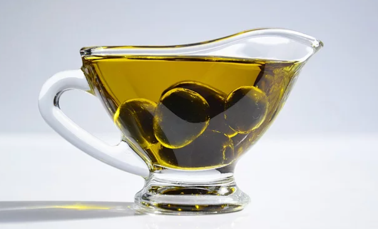 橄榄油可以高温炒菜吗（分享橄榄油的正确食用方法）