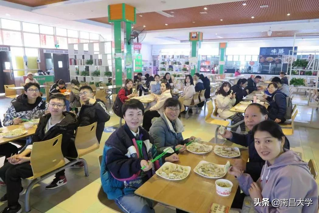 “立德树人标兵”周曼：一位敢想、敢创、自我革新的育人者