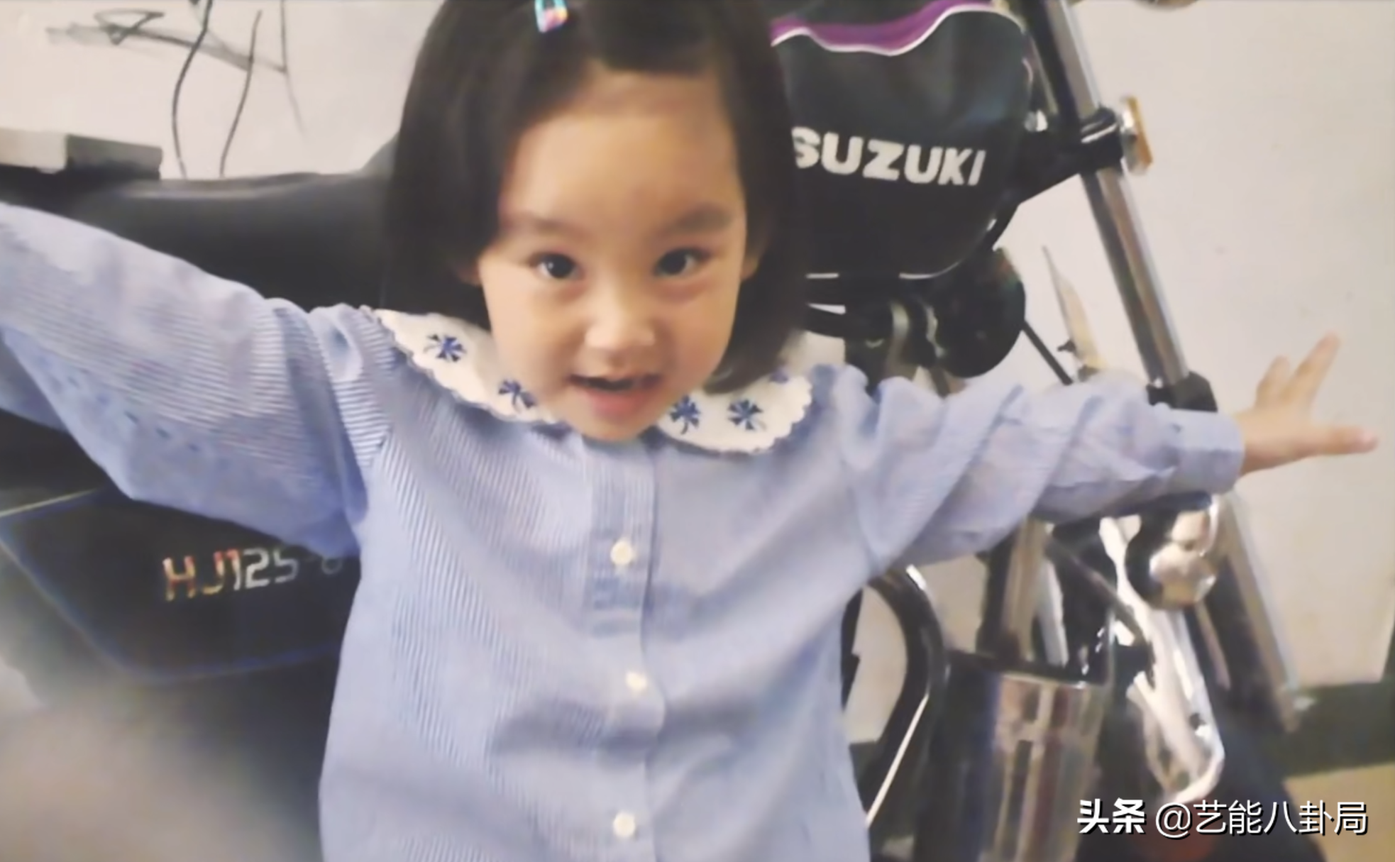 17歲港圈唱將炎明熹！父母定居內地，粵語歌開口跪，打破刻板印象
