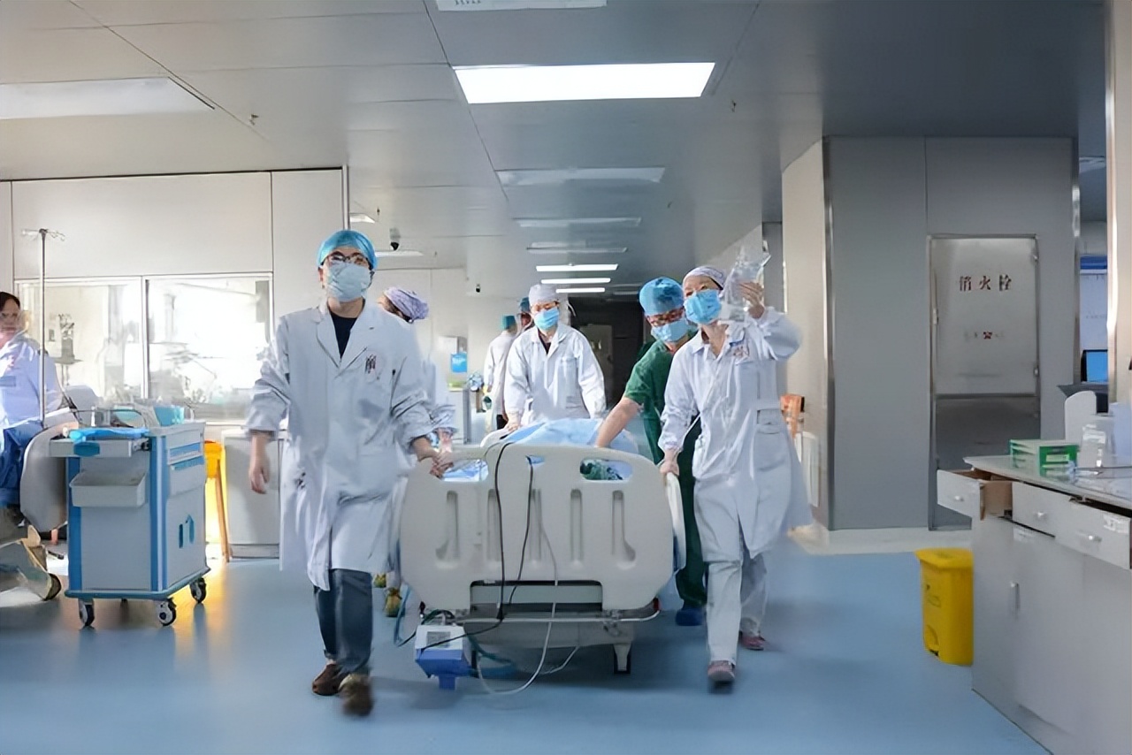 案例：丈夫突遇海难，妻子轻生被救后，又跳楼殉情，遗书催人泪下