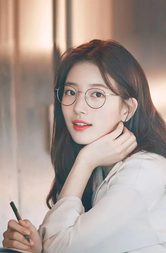 “国民初恋”裴秀智