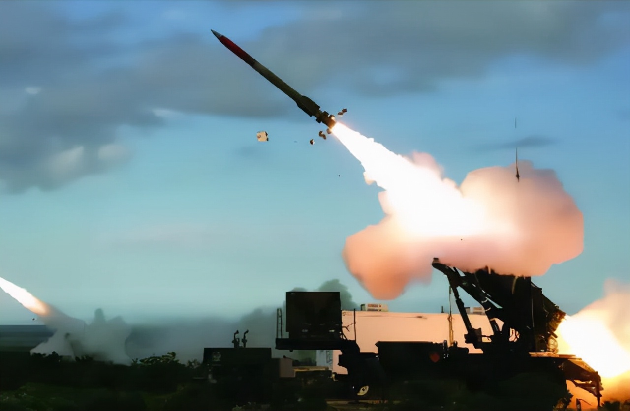 ����ʽ������ը������˺�ѱ�Լ�ķ�����ϵ