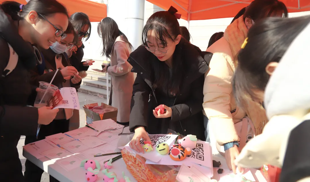 浙江大学2022年新年贺词来了！我们一起向未来