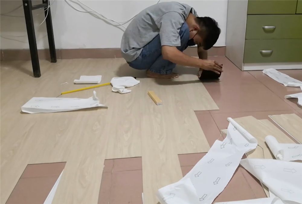 小伙住进14㎡“蜗牛房”，用千元爆改INS风，网友：不是一套房