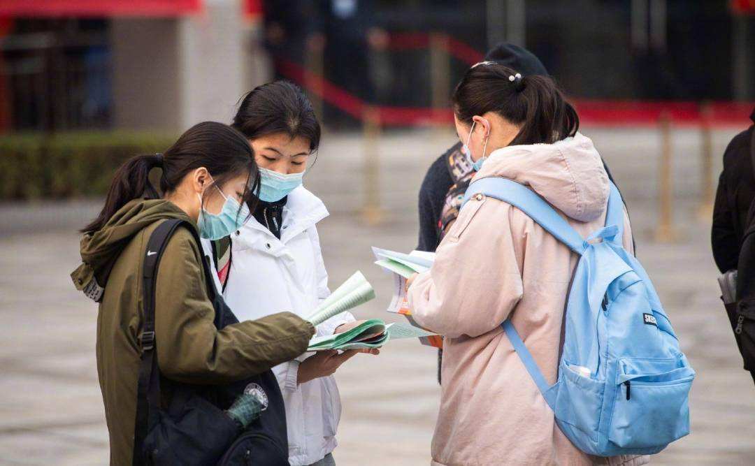 “因为被导师讨厌，我可能要延期毕业”，研究生的哭诉令人心疼