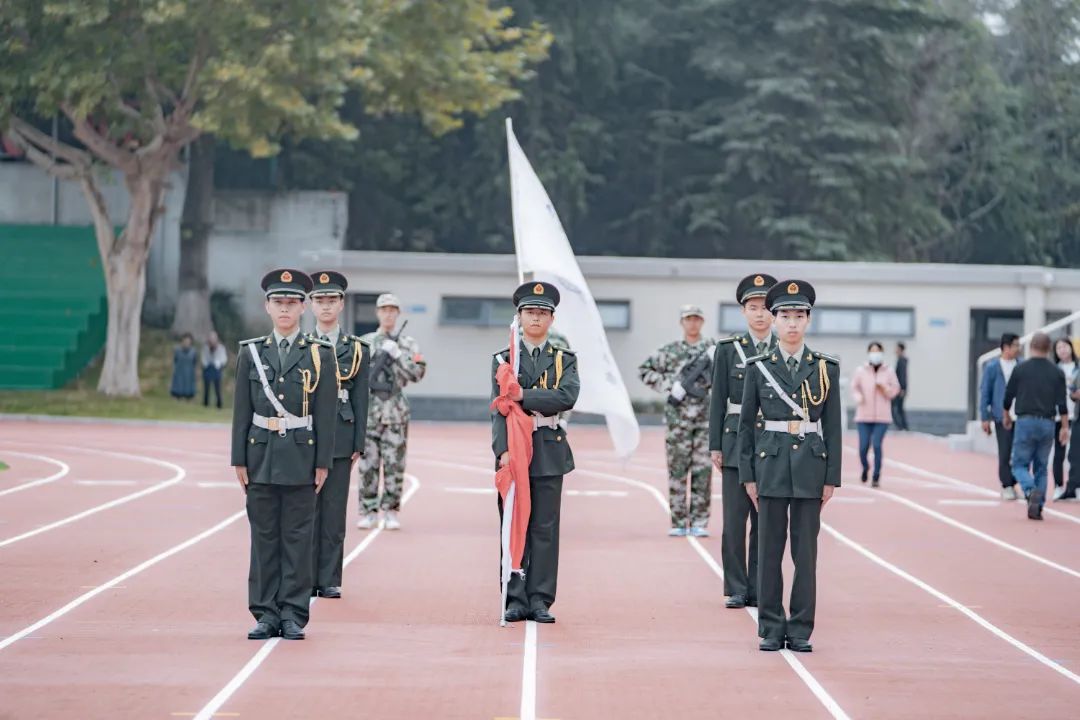 南京浦口中等專業學校：高標準接受檢閱！軍訓結營震撼來襲