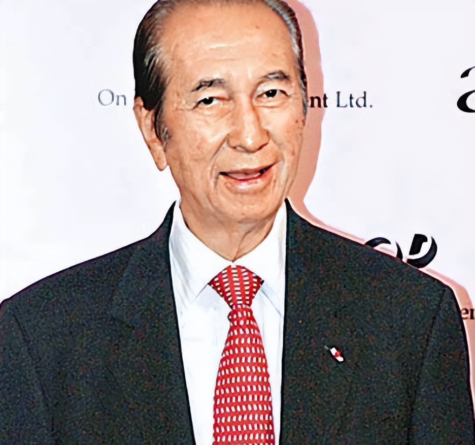 何超云:赌王最美千金,因酷似利智生母成谜,被传包养男明星