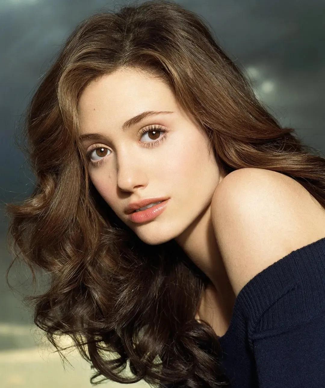 美国美女演员埃米·罗森